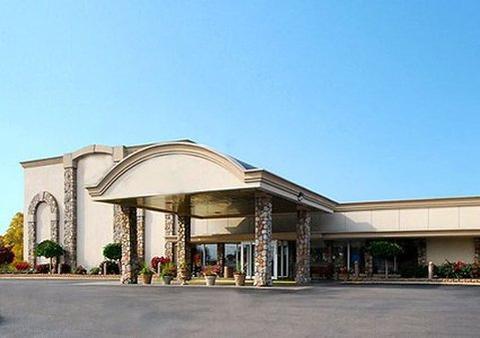 Rodeway's tweet photo. Rodeway Inn &amp; Suites With Bar
32035 Van Dyke Ave
Warren, MI 48093
P: 586-264-0100 http://t.co/5G0iuTaOEV