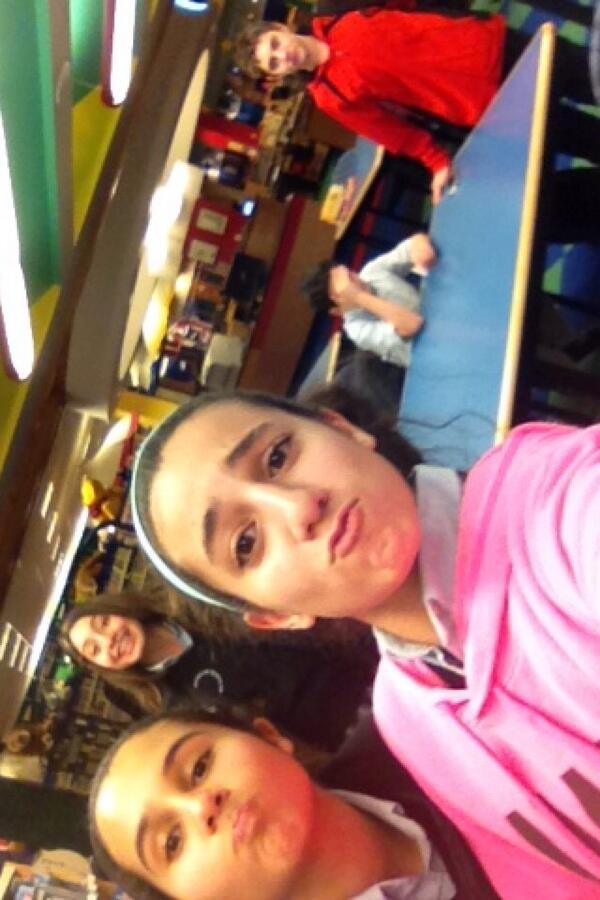 SubuSinawi's tweet image. hey #libraryswag @NickDenha13 @jovii1234 @Joeyjabro and @cecej1999 @JohnBahnam