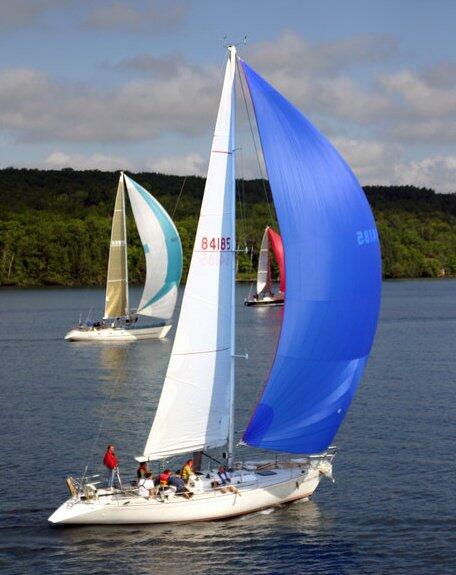 HartmannDesign's tweet image. Best Months to Sail?  July-August-September!!  thompsonsailcharters.com