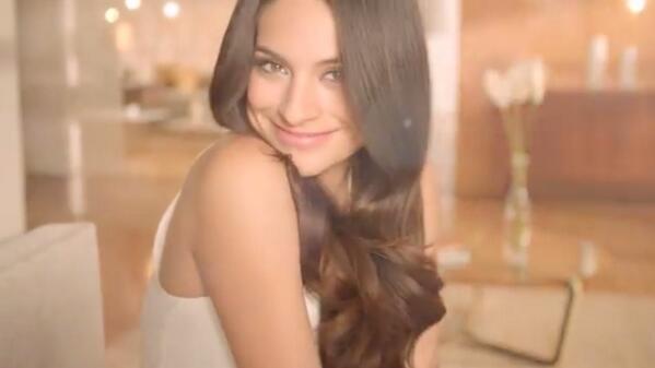 anabrendadgo's tweet photo. Y con esta sonrisota vemos a @anabrendac en el Comercial #PanteneHidroCauterización Éxito! http://t.co/q6HSw2nLqy ❤ http://t.co/g5P4CAXspG