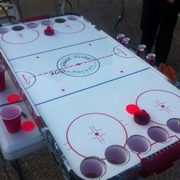 KendraCutebee8's tweet photo. “@TopN0tch_Bitch: alcohockey - canadian variation of beer pong. genius. let's play 😋 http://t.co/dW1YpTXo28” @macberry81