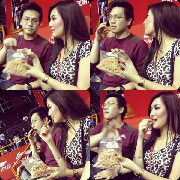 Bukti kalo makaroni <a href="/TeriJonter/">JONTER</a> emang bikin nagih, bukan bgtu bukan <a href="/selenamaria_/">Selena Maria</a> 😄👍 *candid*