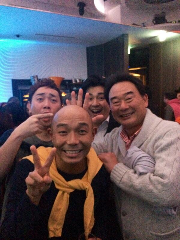 Uzivatel サブロクそうすけ Na Twitteru 先日の石田純一さん誕生日会 還暦祝い 東尾理子と高校時代の同級生というだけで 呼ばれて参加するハゲ そして東尾パパと 相方の山内っちゃんと 高校時代の同級生も この日はドレスコードがあり 参加者全員