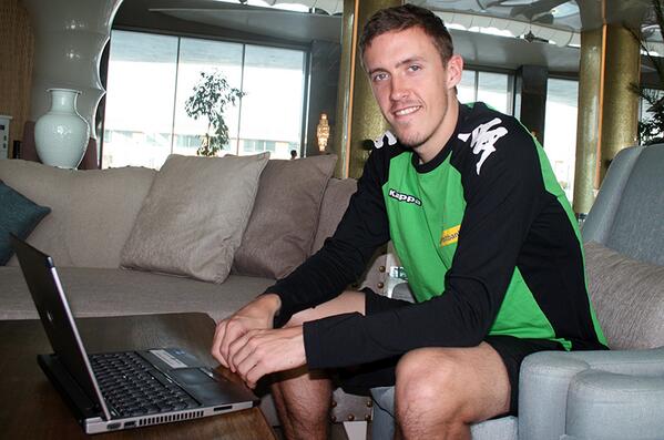 borussia's tweet image. So, Max ist fertig mit dem Mittagessen und wartet jetzt auf eure Fragen. Legt los: #fragMax #Belek #fohlenelf