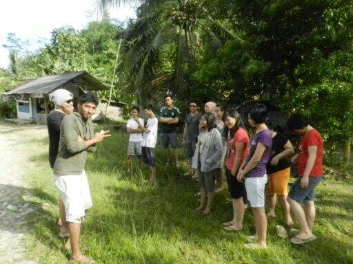 japesrafting's tweet photo. Panitia memberikan briefing dan memimpin doa, agar perjalanan ragting 2 jam aman lancar dan seru tentunya http://t.co/u8gedAkcZZ