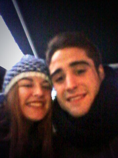 MariaZarateV93's tweet photo. En vitoria llueeeeeveeee @MiguelAlesanco7 http://t.co/D9jLe9bXH2