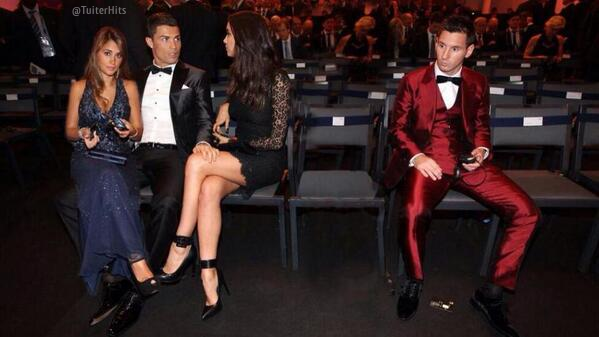 TuiterHits's tweet photo. ... Photoshop del año --> http://t.co/VBnaGszXtF