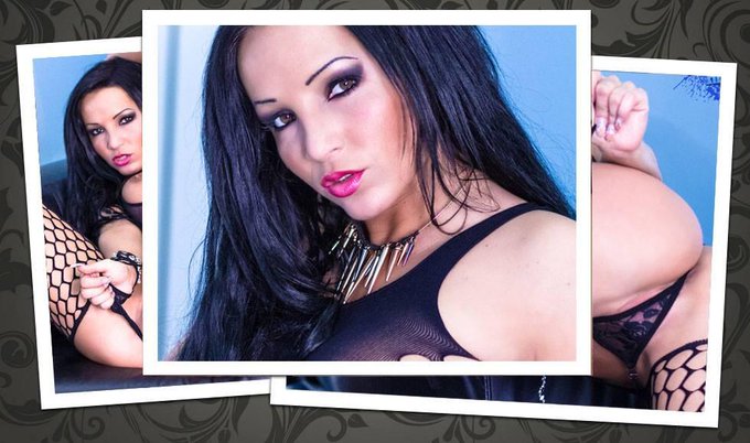 Julia Herz’s pics and videos