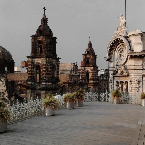 PaisajeDF's tweet image. kdmtz : Un lugar secreto del centro histórico. #mexdf #mexico #df #terraza