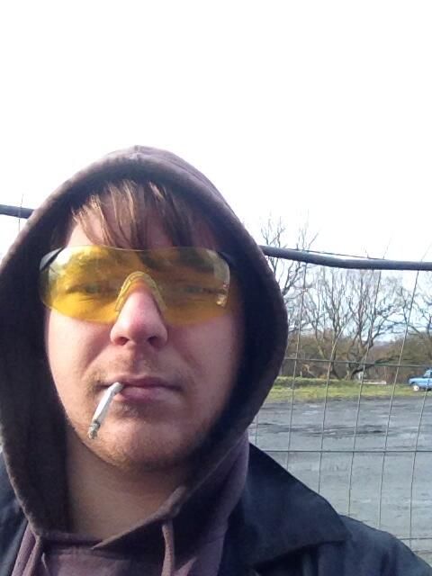 BMXMike1's tweet photo. Here's me thinking my eye sight was fucked everything being yellow!! Then I noticed I was wearing these bad boys! http://t.co/TQvpJ0I7VU