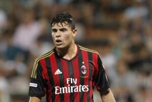 ACMilanArab's tweet photo. جالياني يصل إلى الميلانيلو برفقته اندريا بيتانيا العائد من سامبدوريا http://t.co/kWggyThu2Q