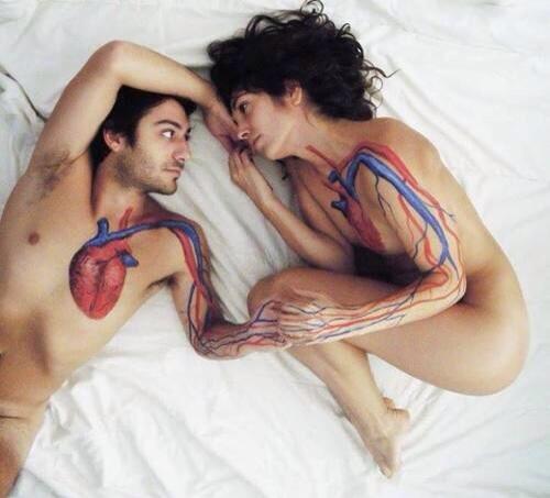 PlyfoonHippie's tweet photo. "ความรักมันทำให้ใจสองใจเชื่อมถึงกัน" ภาพสื่อความหมายดี ชอบ http://t.co/JFn1sT43TO
