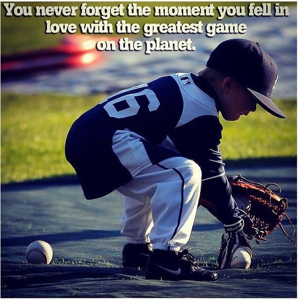 CauseWereGuys's tweet photo. Baseball players http://t.co/BP5QwclnOG