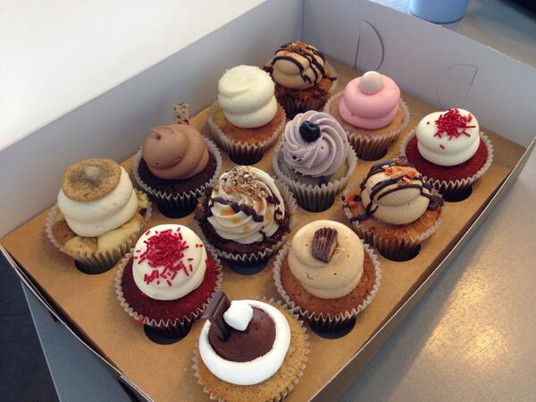 BlissCupcakeNWA's tweet photo. RT this for a chance to win these 12 cupcakes from Bliss Uptown. Must pick up by 9pm. Winner announced at 6pm. http://t.co/3Dr2vX20kp