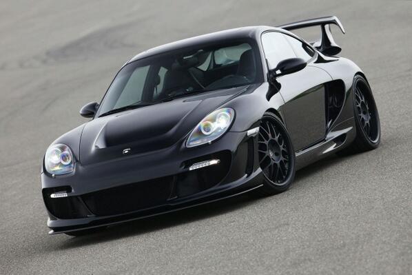 YaraskyGaming's tweet image. Mag ik deze PORSCHE 911 TURBO CARRERA van iemand hebben!?