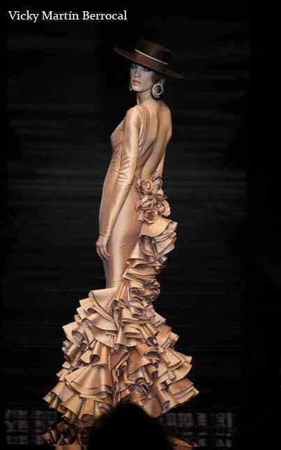 FansVickyMB's tweet photo. A partir del día 3 de FEBRERO tendremos en C/Cuna trajes de FLAMENCA!!!Más info 954621840 @vickymberrocal http://t.co/en465Vbyf5