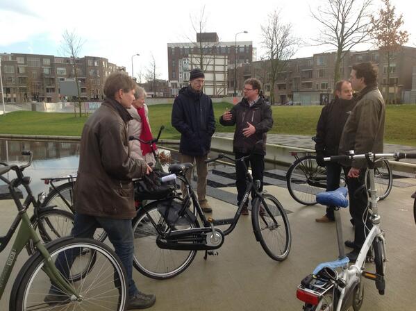 JokevanWensem's tweet photo. Gebiedsgericht #grondwater beheer fietsexcursie in Apeldoorn met de Alliantievereniging. Heel inzichtelijk. http://t.co/97oDXdkvov