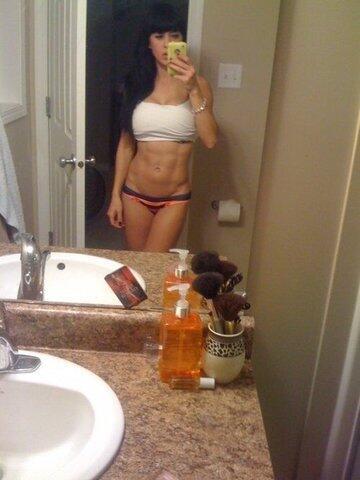 Cute Lisa Selfshots tweet media