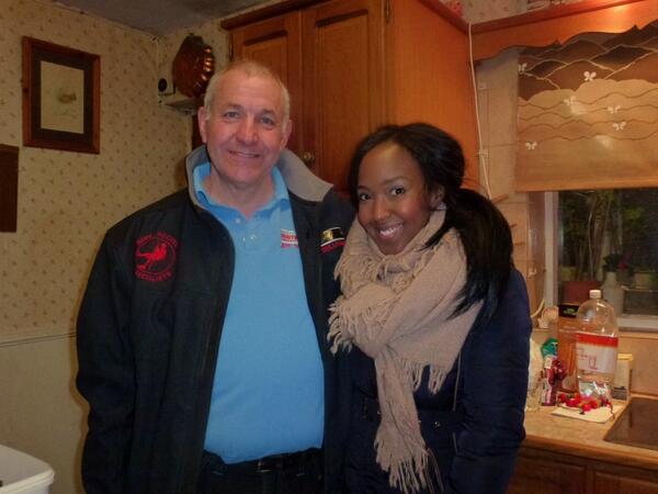 DarlingClo's tweet photo. @angellicabell dad's just showed me the pic of you both.. His smile deserves a RT haha! Hope you've had a good day 🐭 http://t.co/Ww5172q4pL