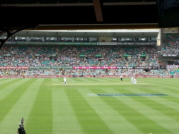 Suprafreak707's tweet image. And we're off... First ball, Day 1 #Ashes2014 #AussieAussieAussie