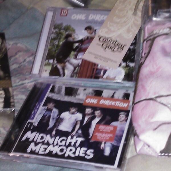 DanielleDemare1's tweet photo. @onedirection  I now have all of your CD's. Now just have to get this is us. Then I will be complete. Thank You http://t.co/2XG7KU5Rqy