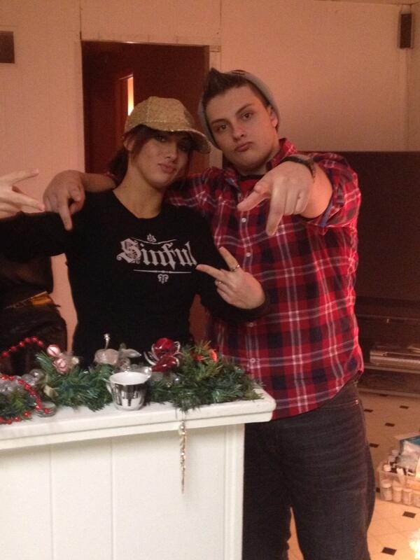 catariniccha's tweet photo. My sister and I lookin Gangsta as shit! Loll http://t.co/WQr0cPELWA
