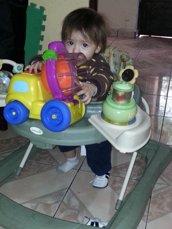 brandomty's tweet photo. De niñero @choche777 http://t.co/GhScxf9xJT