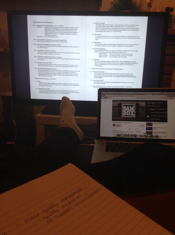 _wallie39's tweet image. Who'd have thought there'd be a day when a 40inch TV would come useful for work instead of games #mastersproblems