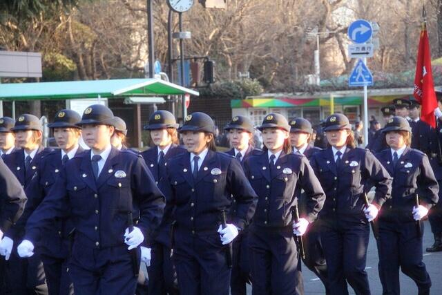 女性警察官のtwitterイラスト検索結果 古い順
