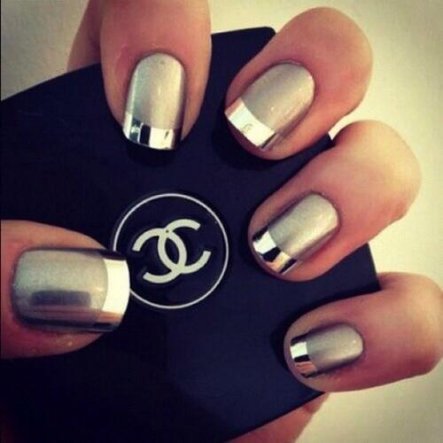 BossNails's tweet photo. A combination of matte and metallic nail polish, a simple yet effective design http://t.co/1jhEPKGvHX