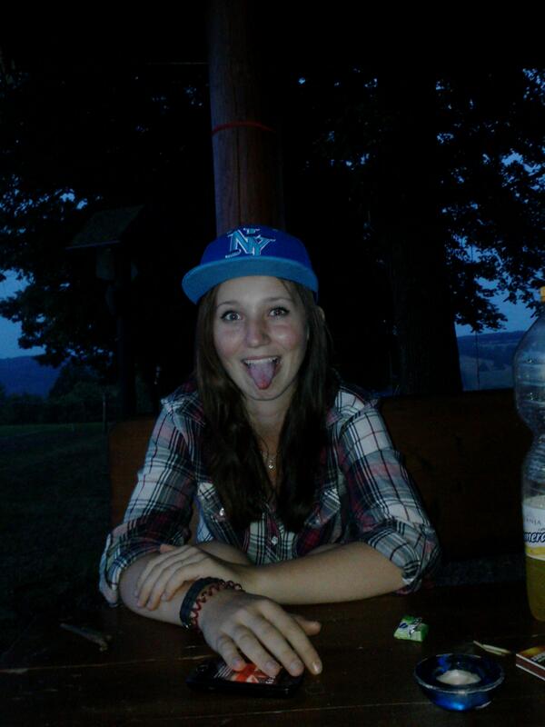 Ifk8's tweet photo. @Tessulka #nejlepší#den#cesta#na#kole#tvojebabička#večer#ask#hermoš#predátor#super#prázdniny#mámtěráda#:-*#<3#Terezka http://t.co/2IL4l6GYt5