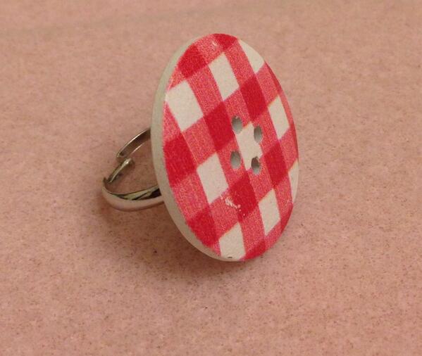 crafty_chicka's tweet photo. Vintage style gingham button ring £3 plus postage http://t.co/kp3dXseKxi