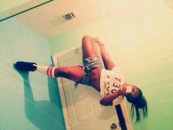 416tomycity's tweet photo. When your whole outfit looks good 😂 http://t.co/dQLIRZjUdV