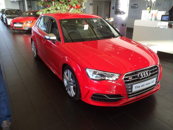 karlwray's tweet photo. I want this new s3 http://t.co/8DWzaDdC0m