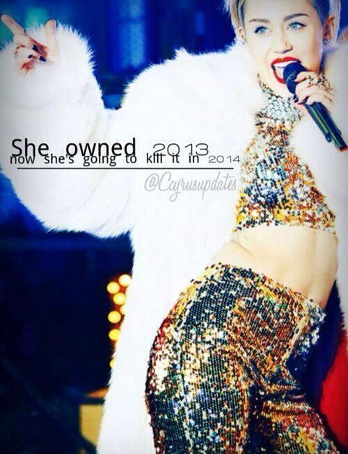 MySmilerSide's tweet photo. RT if you can NOT wait to see what Miley's got for us this year! http://t.co/bccoNcvCCT