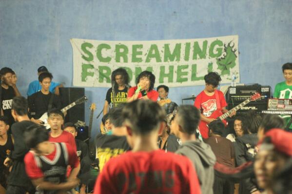 Broth Cloth tweet media