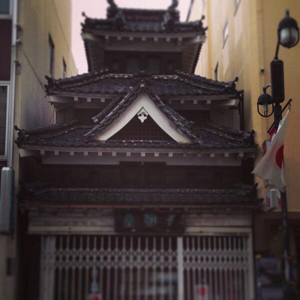 nnnUUUnnn's tweet photo. 古本屋… http://t.co/0KKmH6M3fs