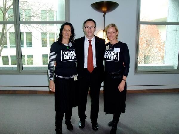 CringeTheBinge's tweet photo. Brilliant move by greens senator @RichardDiNatale to seek inquiry into alcohol advertising #bingeonlifenotbooze http://t.co/OZDZut0RS3