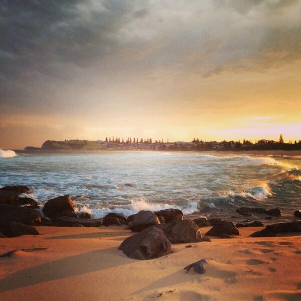 RawRipeDesign's tweet image. Perfect day for a surf down south