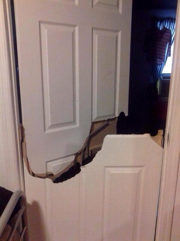 funnyselfie's tweet photo. selfie game ain't strong 😕 http://t.co/P7GTzFpgks