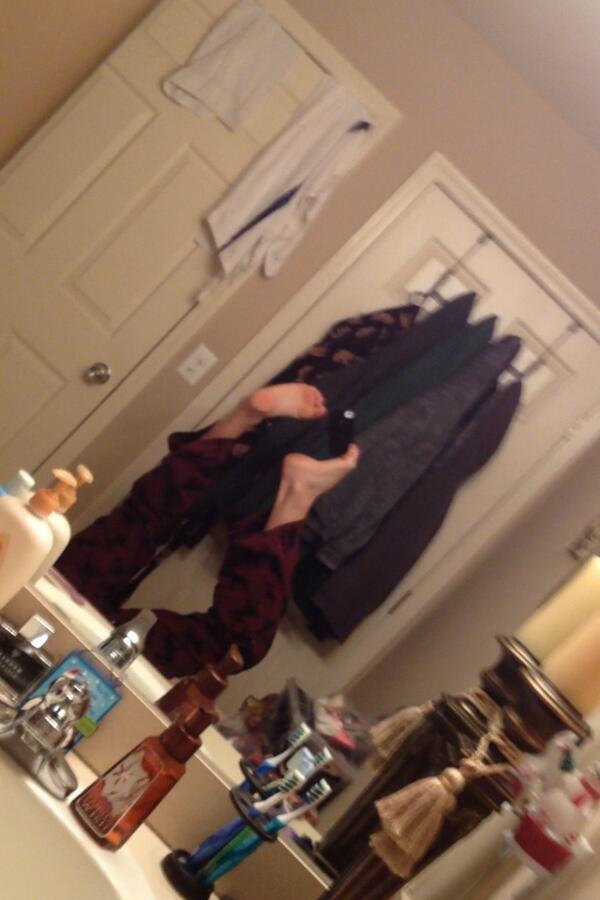 funnyselfie's tweet photo. I present to you all, the greatest selfie of all time ✨👀🌟📱 http://t.co/C4XRNuGFZY