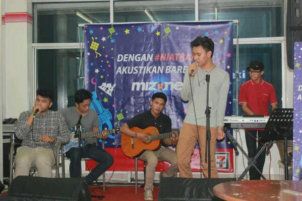 HipcousticAF's tweet photo. Kangen yg begini nih :D @jethmontero @Rajomontero @billyerrick  @AjiTanjung  @dedewwa http://t.co/sQrqgMElc7