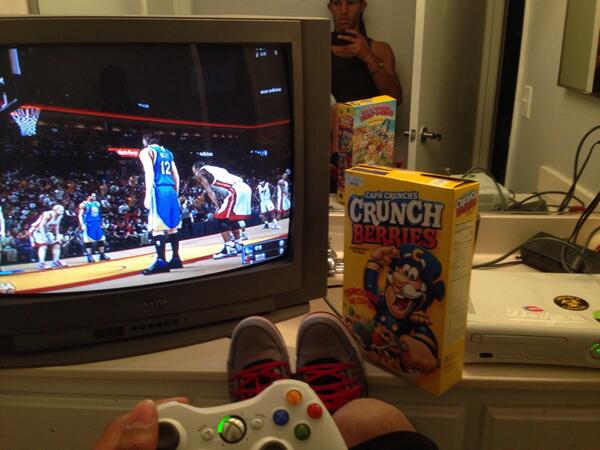 1bigFlight's tweet image. Now you gotta be bored #HowThatWork"@GlennHi1524: #SelfieGameTooStrong http://t.co/16RAZUwPRg"