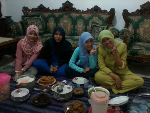 Dea_au's tweet photo. @SyifaChippuuyy @putrykaraa http://t.co/6D98CanAkd