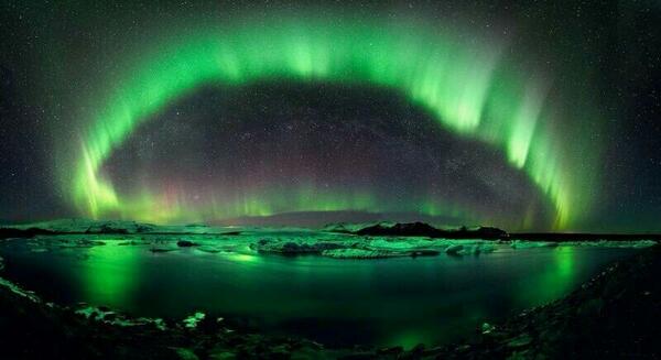 A starry Icelandic night. `