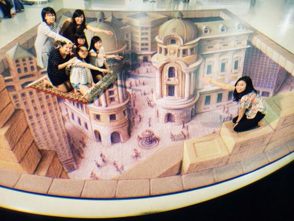 eunikelie's tweet photo. Sekeluarga jemput aku pakai permadani ajaib! #ThisisArtphoria @ArtphoriaID 😄😃😀😄 http://t.co/tqPpJ805R6