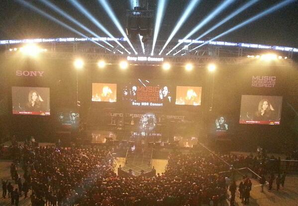 H___HummingBird's tweet image. 소니 mdr 콘서트 중에~ 김예림 끝나고 지금은 윤종신님. 헤드폰도 사고 콘서트도 보고~~