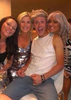 lwwpizza's tweet photo. nIALL LOOKS INSANELY ATTRACTIVE http://t.co/weESevydVv