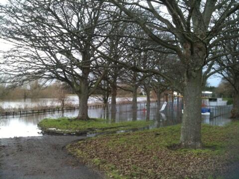 ThisChester's tweet photo. The tide is high!
12.30pm at Sealand Road. http://t.co/wurT1rTVk2