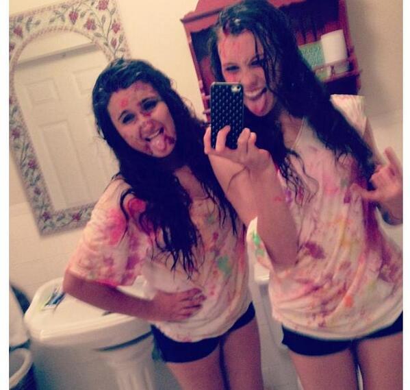 barefoot_JL's tweet image. Take me back #firstpaintparty @Bayles_94